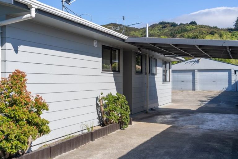 Photo of property in 107 Watt Street, Featherston, 5710