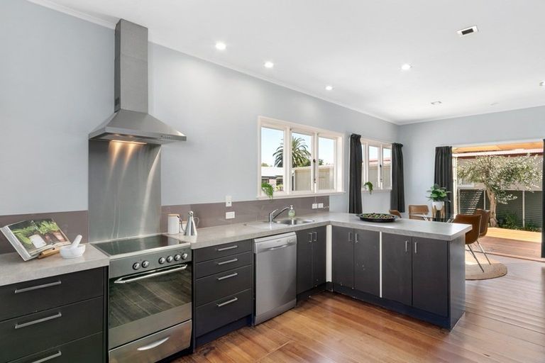 Photo of property in 44 Douglas Mclean Avenue, Marewa, Napier, 4110