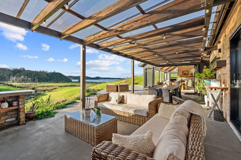 Photo of property in 7 Taemai Place, Okura Bush, Albany, 0794