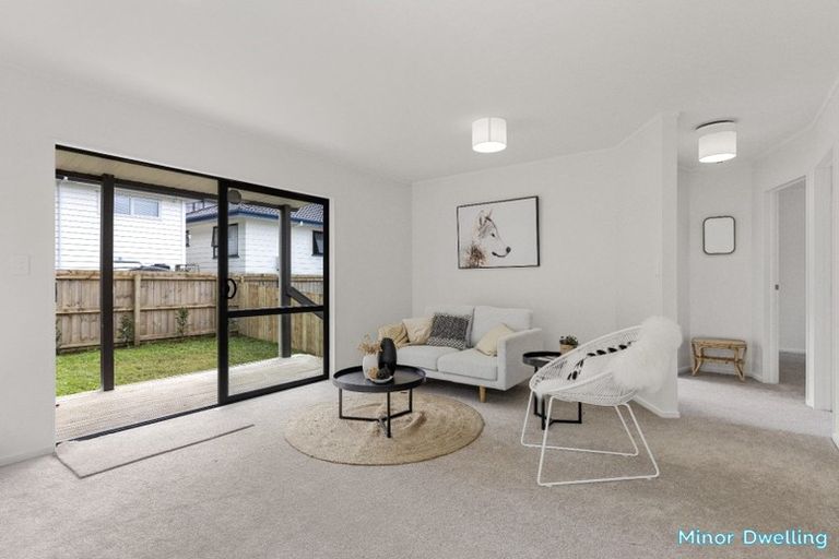 Photo of property in 8 Kupari Place, Totara Vale, Auckland, 0629