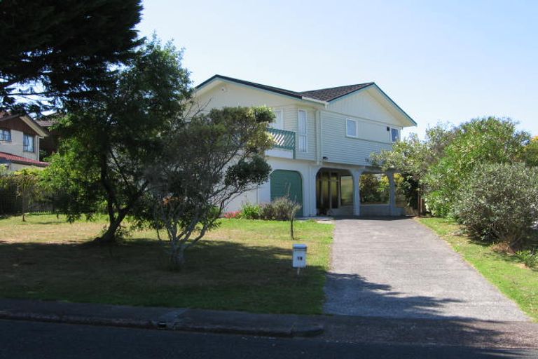 Photo of property in 14 Geoffrey Road, Torbay, Auckland, 0630