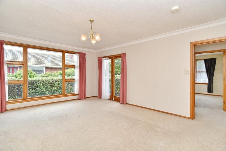 Photo of property in 77 Cutts Road, Russley, Christchurch, 8042