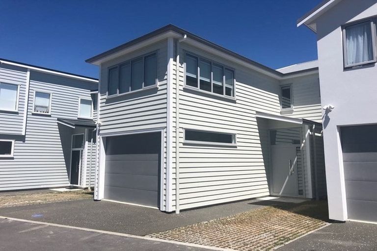 Photo of property in 16 Glide Lane, Whitby, Porirua, 5024