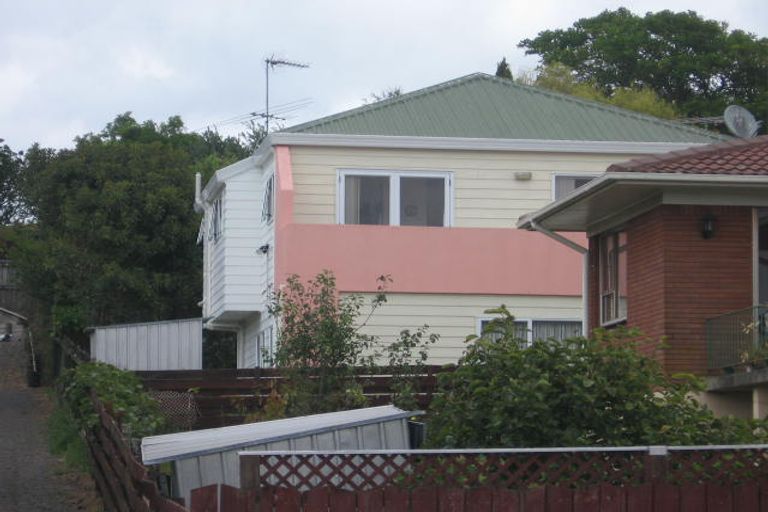 Photo of property in 1 Chivalry Road, Glenfield, Auckland, 0629