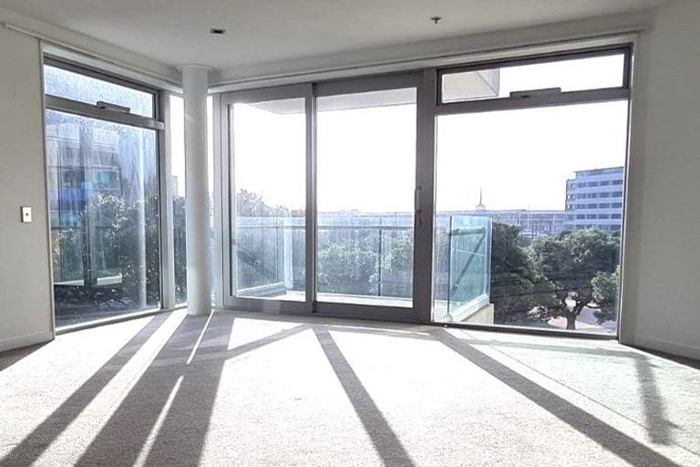 Photo of property in Piermont Apartments, 4i/82 Cable Street, Te Aro, Wellington, 6011