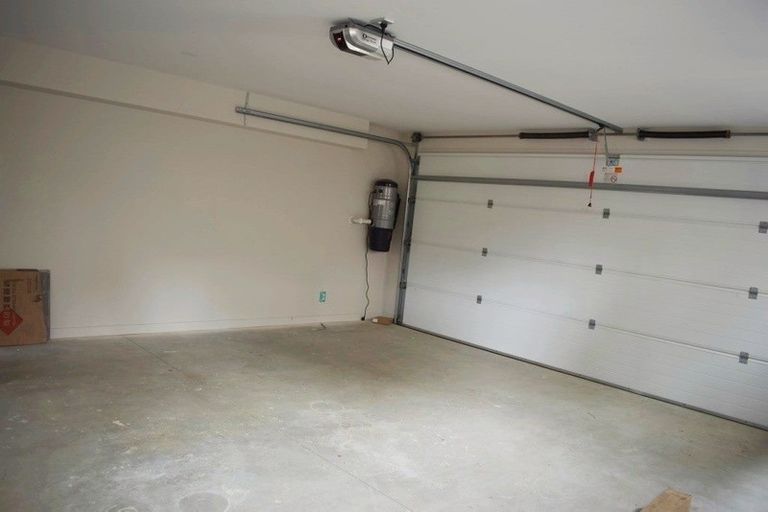 Photo of property in 517 East Coast Road, Murrays Bay, Auckland, 0630