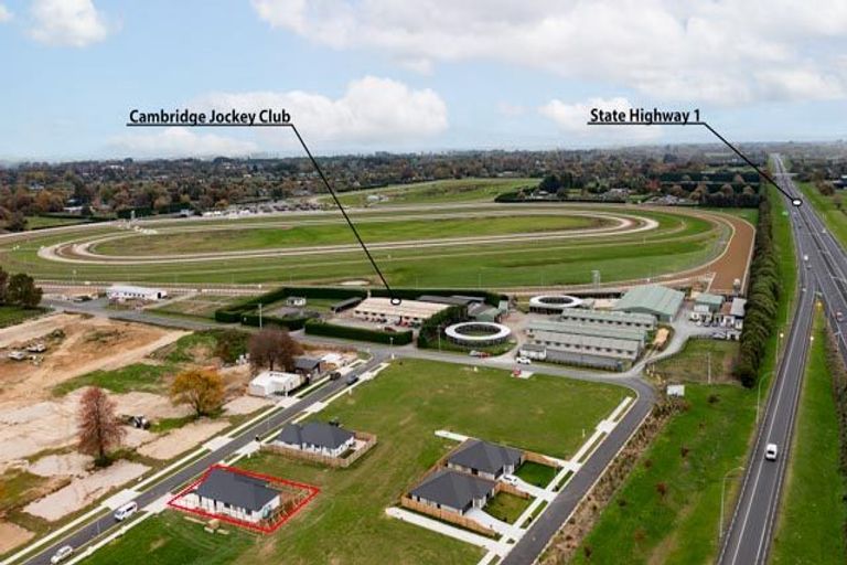 Photo of property in 13 One Haruru Street, Cambridge, 3493