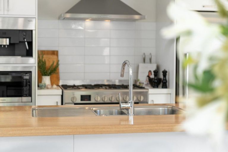 Photo of property in 33 Rainey Crescent, Papamoa Beach, Papamoa, 3118