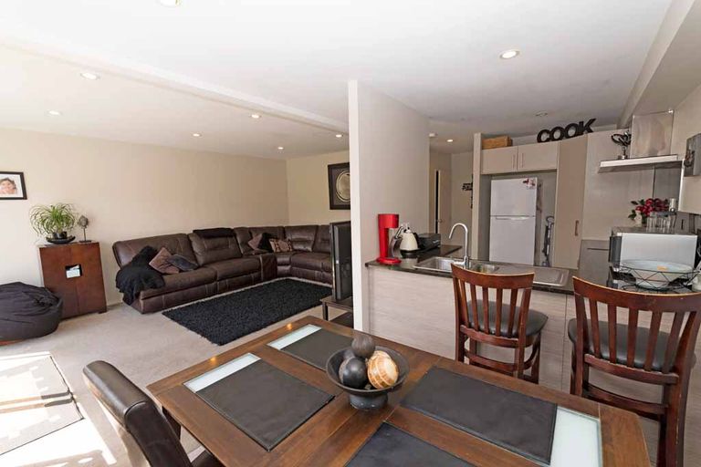 Photo of property in 15/45a Swanson Road, Henderson, Auckland, 0610