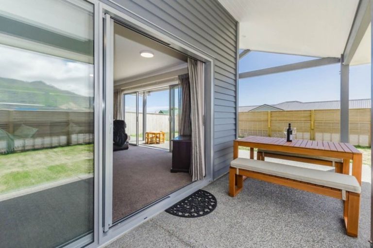Photo of property in 55 Waipunahau Road, Waikanae, 5036