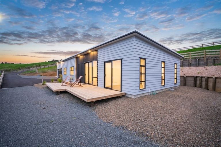 Photo of property in 150 White Road, Hunua, Papakura, 2583