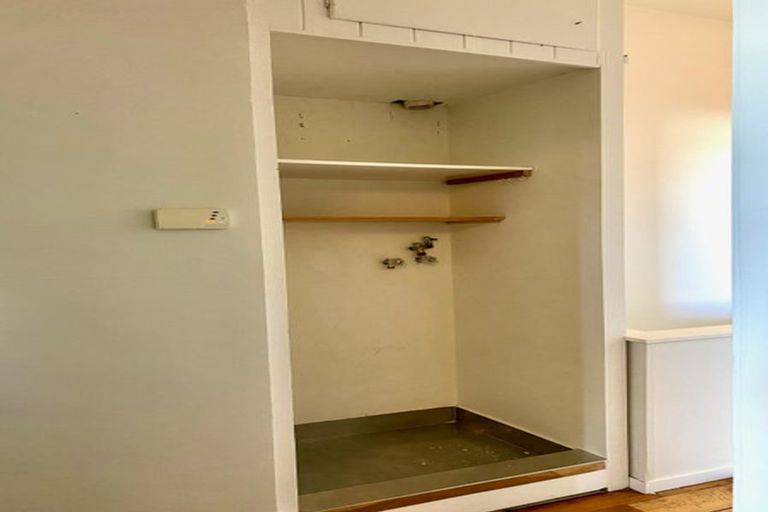 Photo of property in 70-72 Vauxhall Road, Devonport, Auckland, 0624