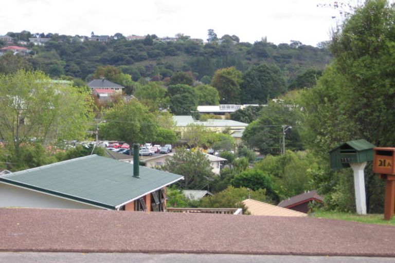 Photo of property in 31b Avonleigh Road, Green Bay, Auckland, 0604