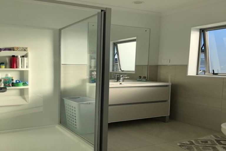 Photo of property in 2 Vincent Mcgrath Crescent, Swanson, Auckland, 0614