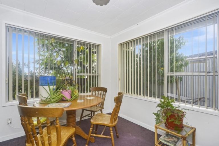 Photo of property in 8 Winiata Place, Otaki, 5512