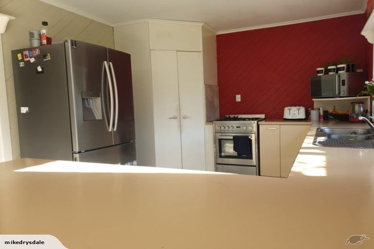 Photo of property in 247 Wainoni Road, Avondale, Christchurch, 8061