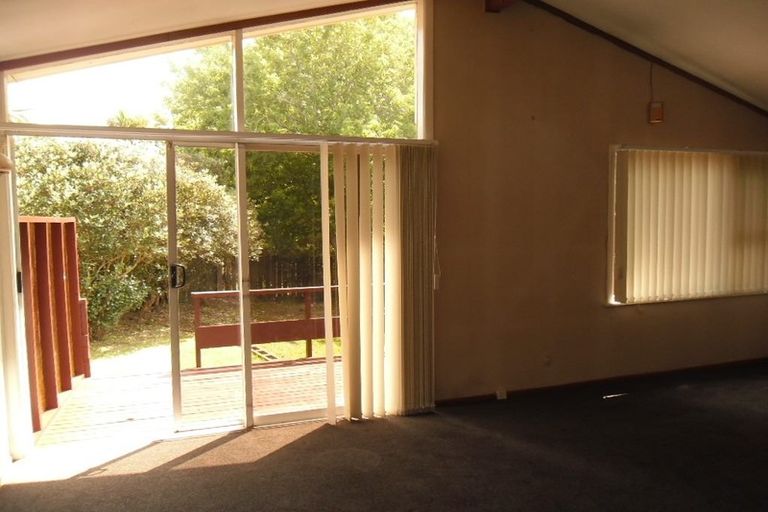 Photo of property in 54 Bentley Avenue, Glenfield, Auckland, 0629