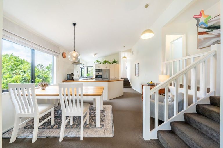 Photo of property in 18 Jasmine Grove, Maungaraki, Lower Hutt, 5010