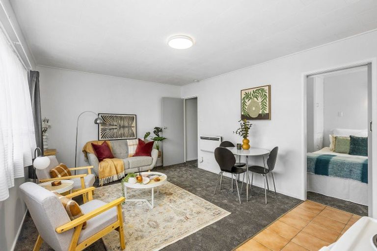 Photo of property in 3/52 Russell Terrace, Berhampore, Wellington, 6023