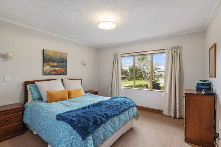Photo of property in 10 Gimblett Court, Levin, 5510