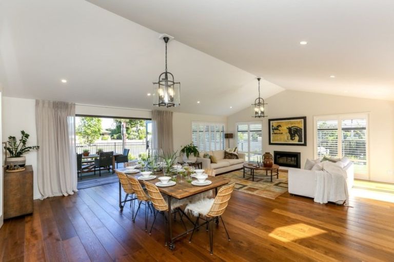 Photo of property in 1 Tupare Place, Highlands Park, New Plymouth, 4312