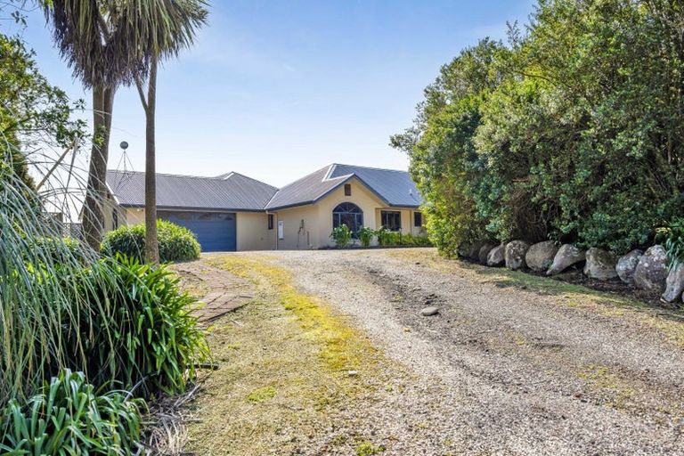 Photo of property in 311 Croydon Road, Midhirst, Stratford, 4394