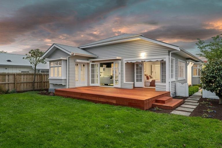 Photo of property in 1/142 Petrie Street, Richmond, Christchurch, 8013