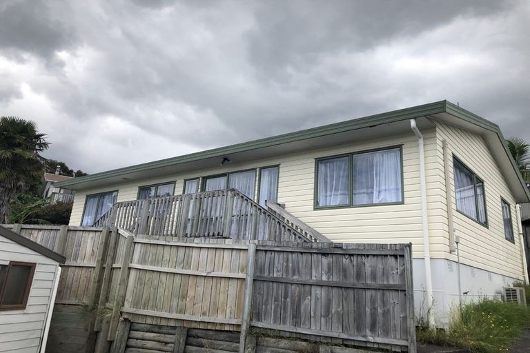 Photo of property in 12a Midgley Road, West Harbour, Auckland, 0618