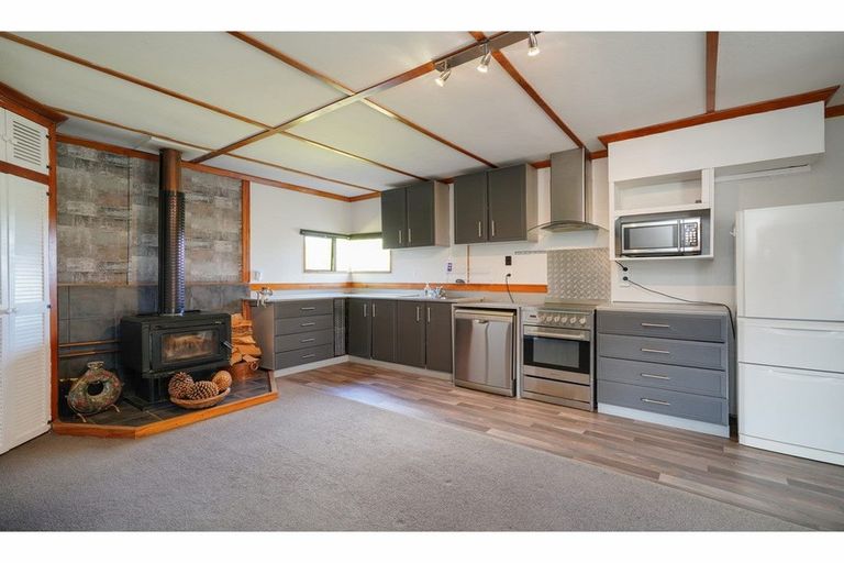 Photo of property in 33 Clifden Highway, Tuatapere, 9620