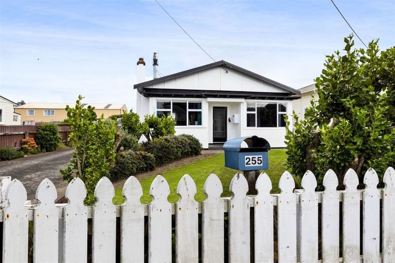 Photo of property in 255 Princes Street, Hawera, 4610