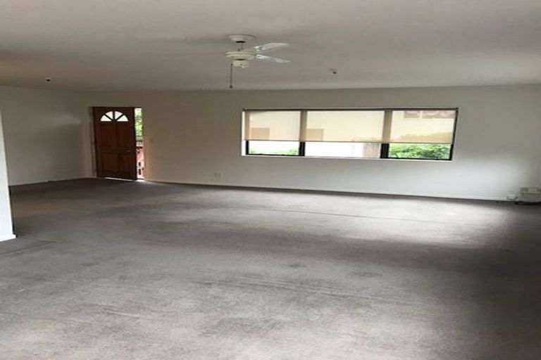 Photo of property in 2/23 William Souter Street, Forrest Hill, Auckland, 0620