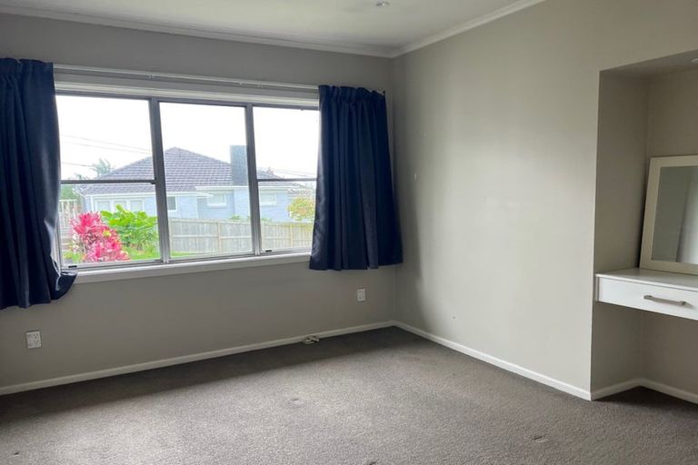 Photo of property in 582 Massey Road, Mangere, Auckland, 2022
