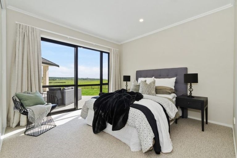 Photo of property in 80 Ewen Place, Karaka, Papakura, 2580