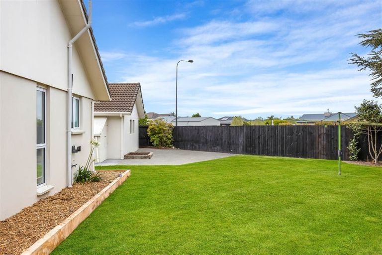 Photo of property in 1 Hibiscus Grove, Rangiora, 7400