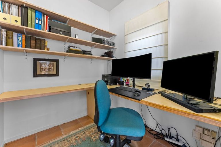 Photo of property in 15 Seaview Road, Castor Bay, Auckland, 0620