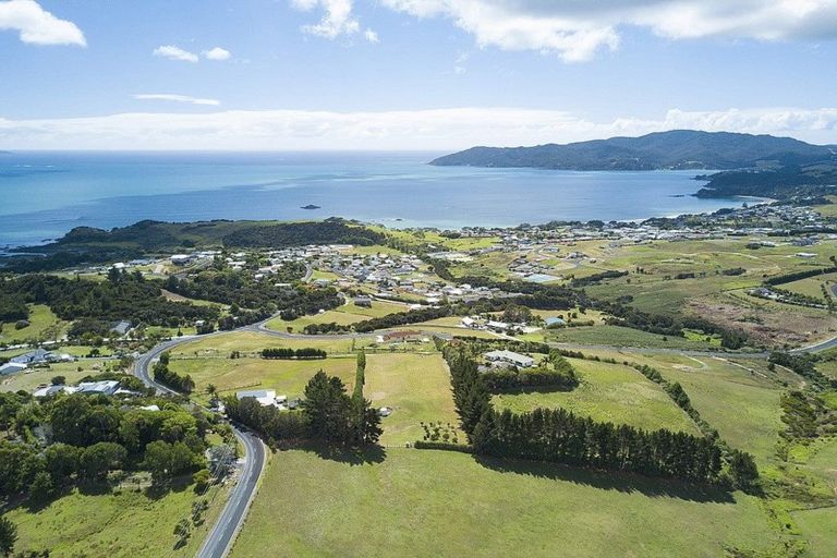 Photo of property in 64 Cable Bay Block Road, Cable Bay, 0420