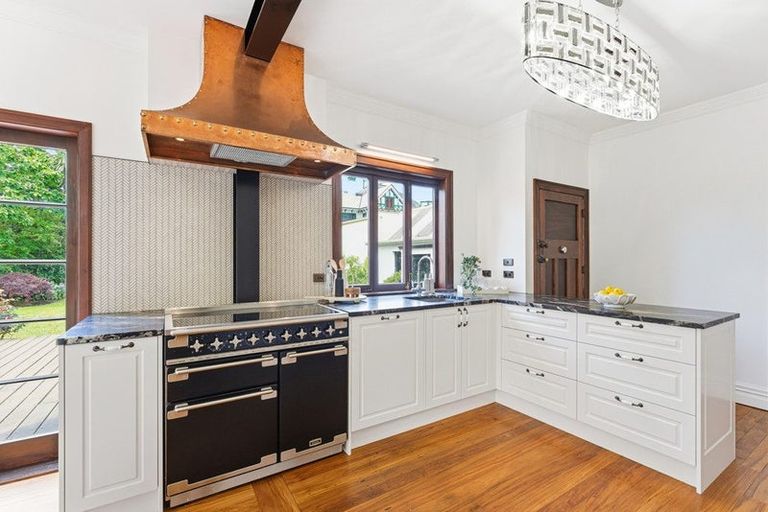 Photo of property in 4 Kent Road, Saint Johns Hill, Whanganui, 4501