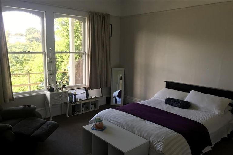 Photo of property in 28 Maarama Crescent, Aro Valley, Wellington, 6021