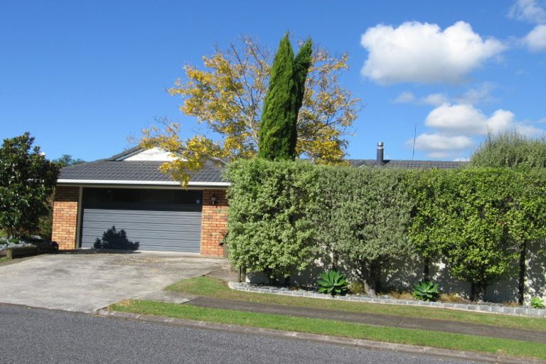 Photo of property in 17 Sheralee Place, Bucklands Beach, Auckland, 2014