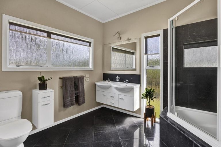 Photo of property in 160 Upper Kina Road, Oaonui, Opunake, 4681