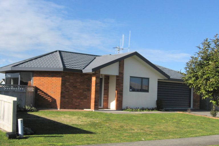 Photo of property in 26 Aldershot Place, Nawton, Hamilton, 3200