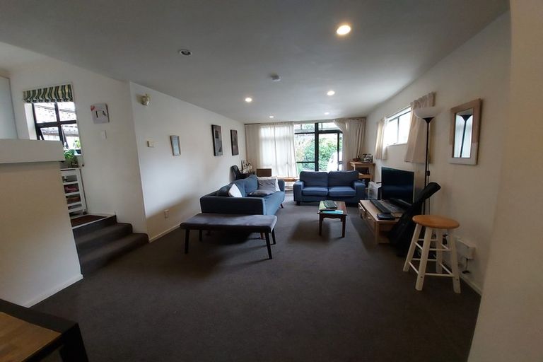 Photo of property in 1/2 Malcolm Lane, Thorndon, Wellington, 6011