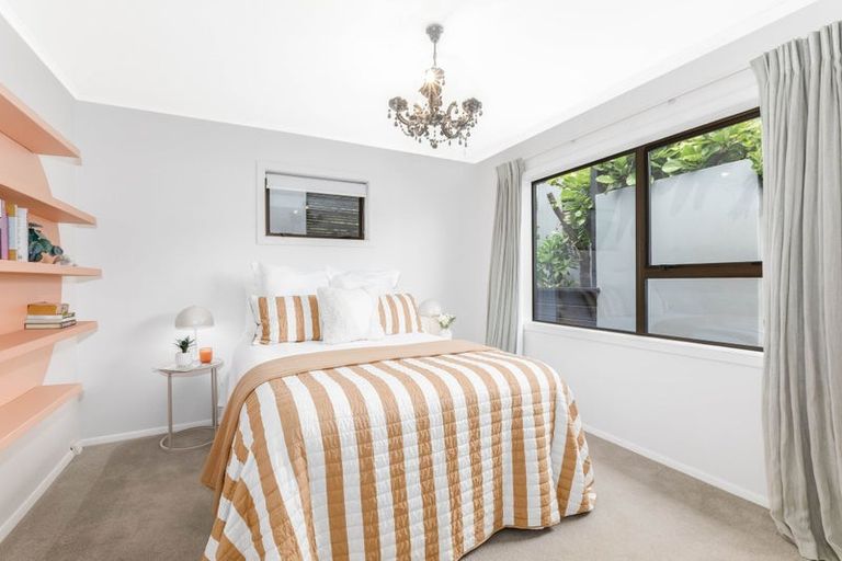 Photo of property in 55 Kahu Road, Paremata, Porirua, 5024