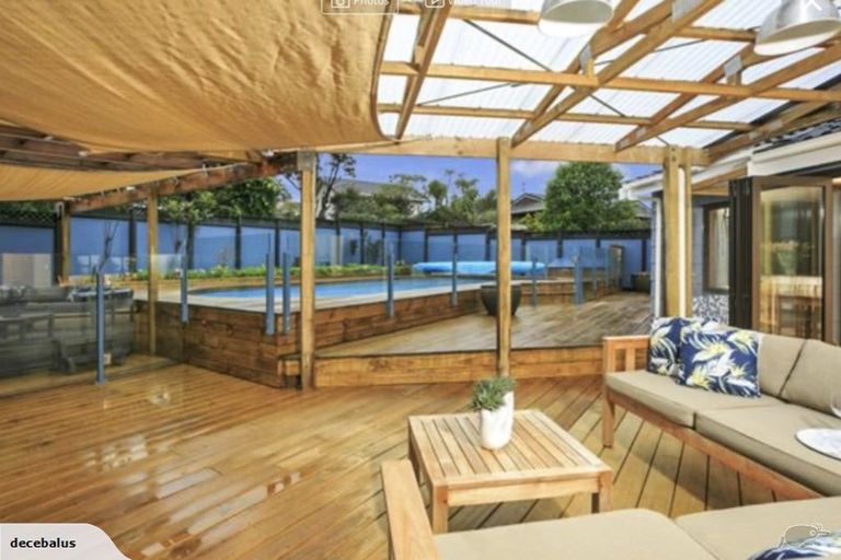 Photo of property in 21 Glen Vista Place, Bayview, Auckland, 0629