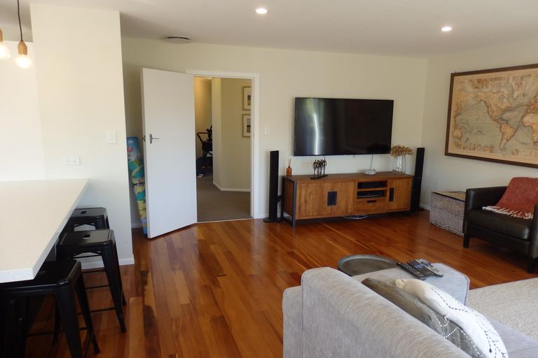 Photo of property in 21 Clare Street, Cambridge, 3434