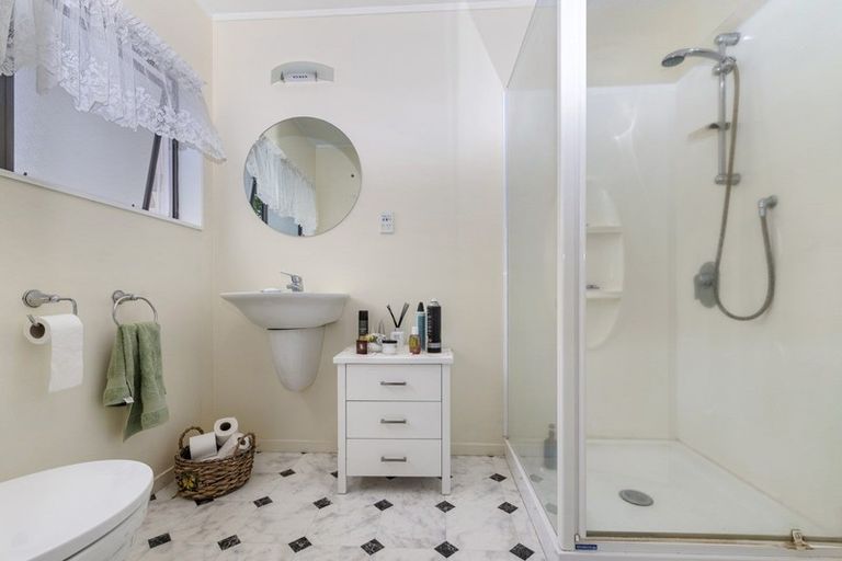 Photo of property in 74c Grand Vue Road, Kawaha Point, Rotorua, 3010