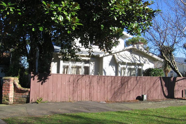 Photo of property in 66 Rangitane Street, Palmerston North, 4414