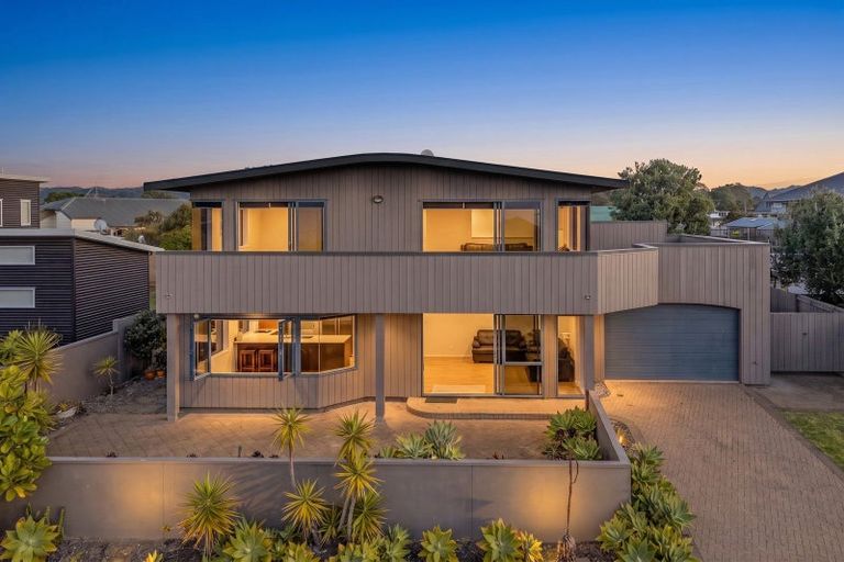 Photo of property in 106 Corokia Place, Matarangi, Whitianga, 3592