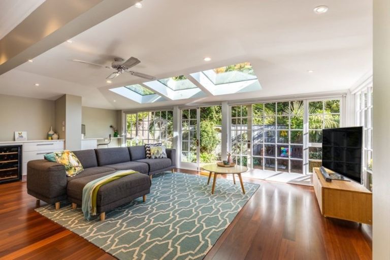 Photo of property in 23 Brougham Street, Nelson South, Nelson, 7010