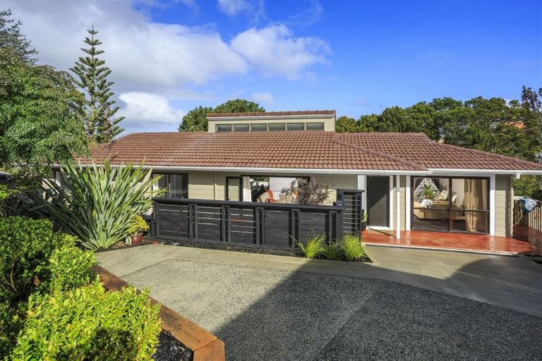 Photo of property in 22 Yule Place, Massey, Auckland, 0614